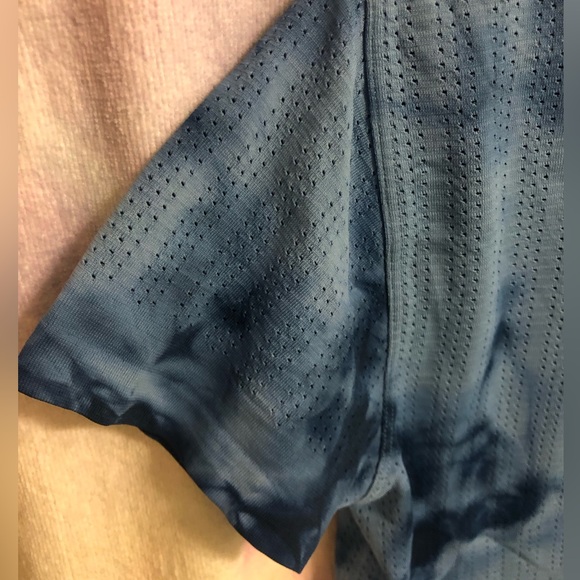 Lululemon Train to Be Marble Dye Short Sleeve Shirt - Picture 2 of 4